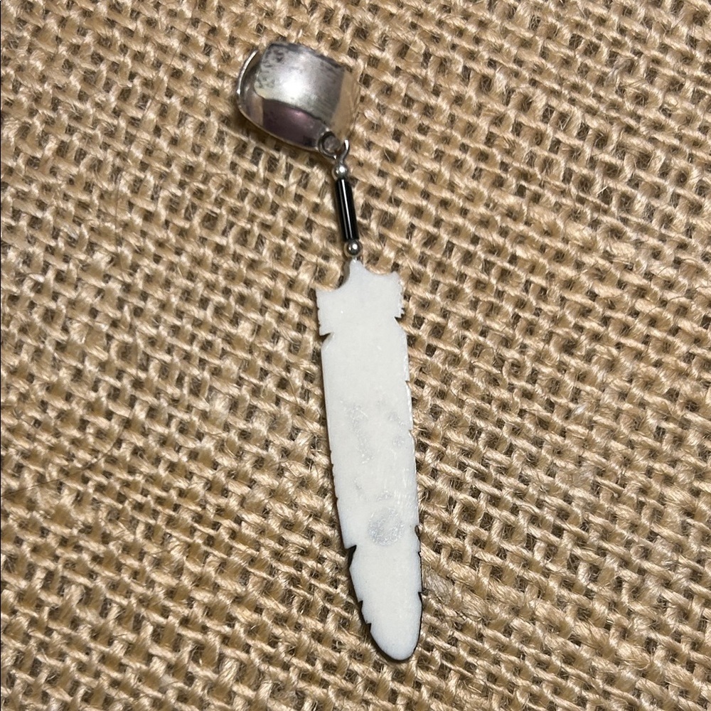 Handcrafted Black and White Feather Ear Cuff - Picture 6 of 7